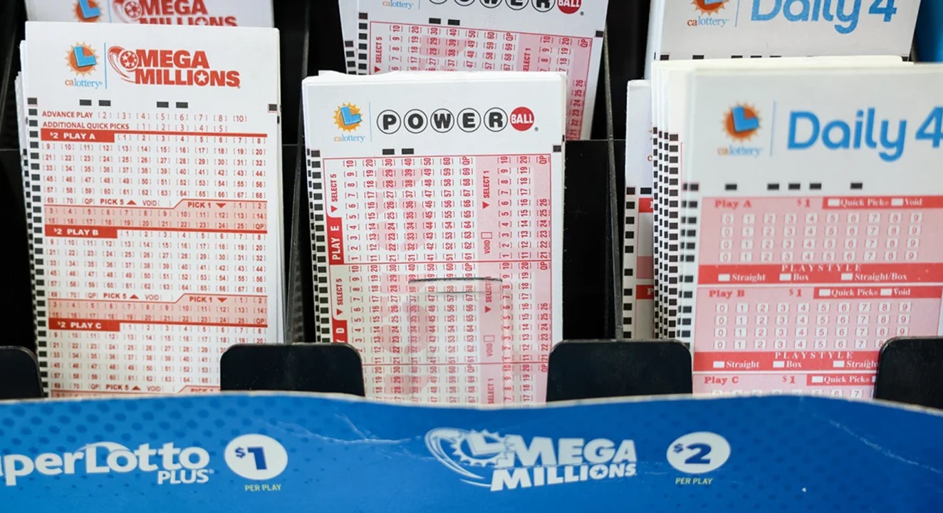 The Powerball jackpot rises to $685 million after there were no jackpot winners in the Christmas drawing