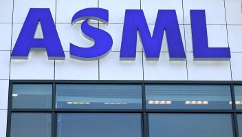 ASML limita venta de equipos de producción de chips a China