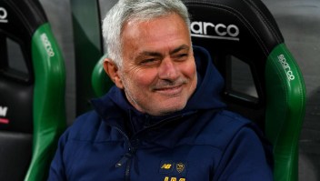 Mourinho desea un feliz año con un toque de humor