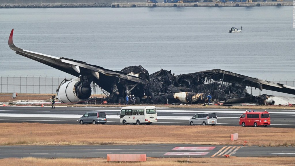 ¿Cómo sobrevivieron 379 personas al incendio de un avión en 90 segundos?