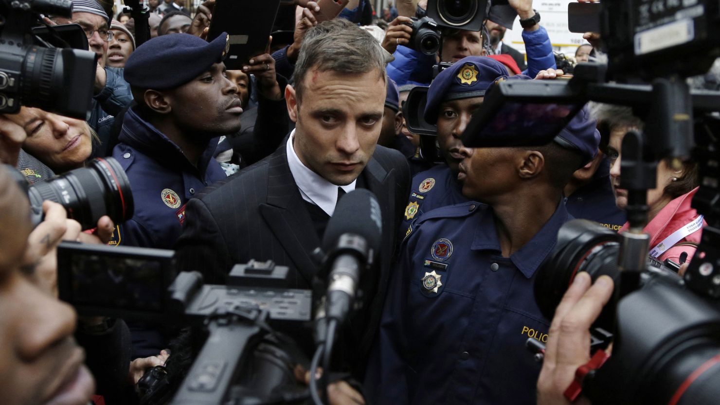 Oscar Pistorius został zwolniony z więzienia w Republice Południowej Afryki po odbyciu dziewięciu lat wyroku za morderstwo swojej dziewczyny