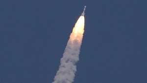 La nave espacial india Aditya-L1 lanzada desde el Centro Espacial Satish Dhawan en Sriharikota, India, el 2 de septiembre de 2023. (Crédito: R. Parthibhan/AP)