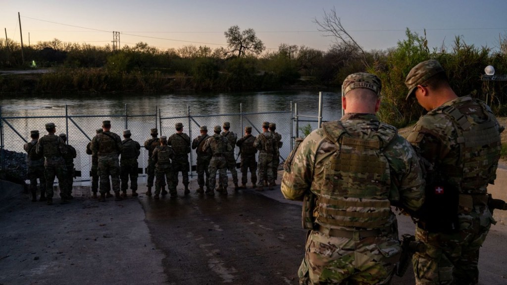 texas eagle pass guardia nacional frontera
