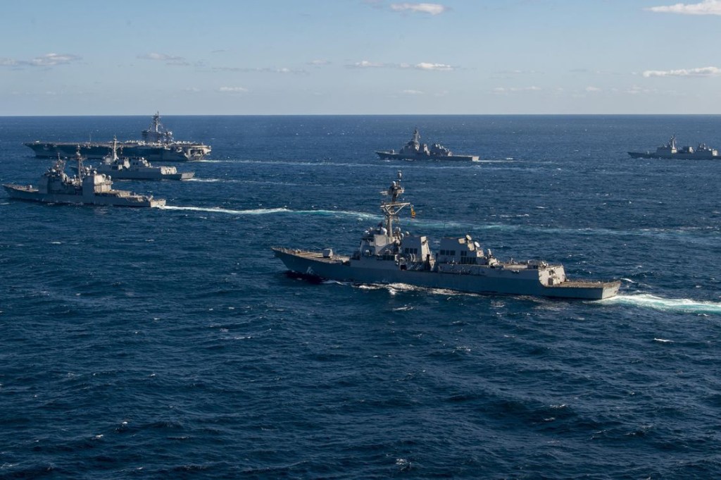 Corea del Sur, EE.UU. y Japón realizan un ejercicio trilateral con el portaaviones USS Carl Vinson al sur de la isla de Jeju entre el 15 y el 17 de enero de 2024. (Crédito: Ministerio de Defensa de Corea del Sur)
