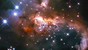 Un "muñeco de nieve" de gas y polvo es captado por el telescopio Hubble