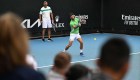 Novak Djokovic entrena para las semifinales del Abierto de Australia