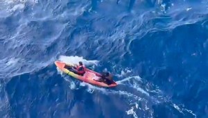 Crucero Carnival rescata a dos hombres en kayak del Golfo de México