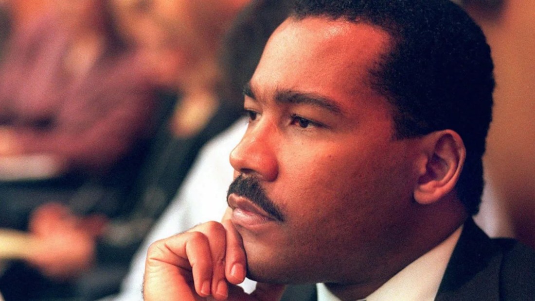 Dexter King, hijo del fallecido líder de los derechos civiles Martin Luther King Jr., en Jackson, Tennessee, el 29 de agosto de 1997. (Crédito: Helen Comer/Pool/The Jackson Sun/AP)
