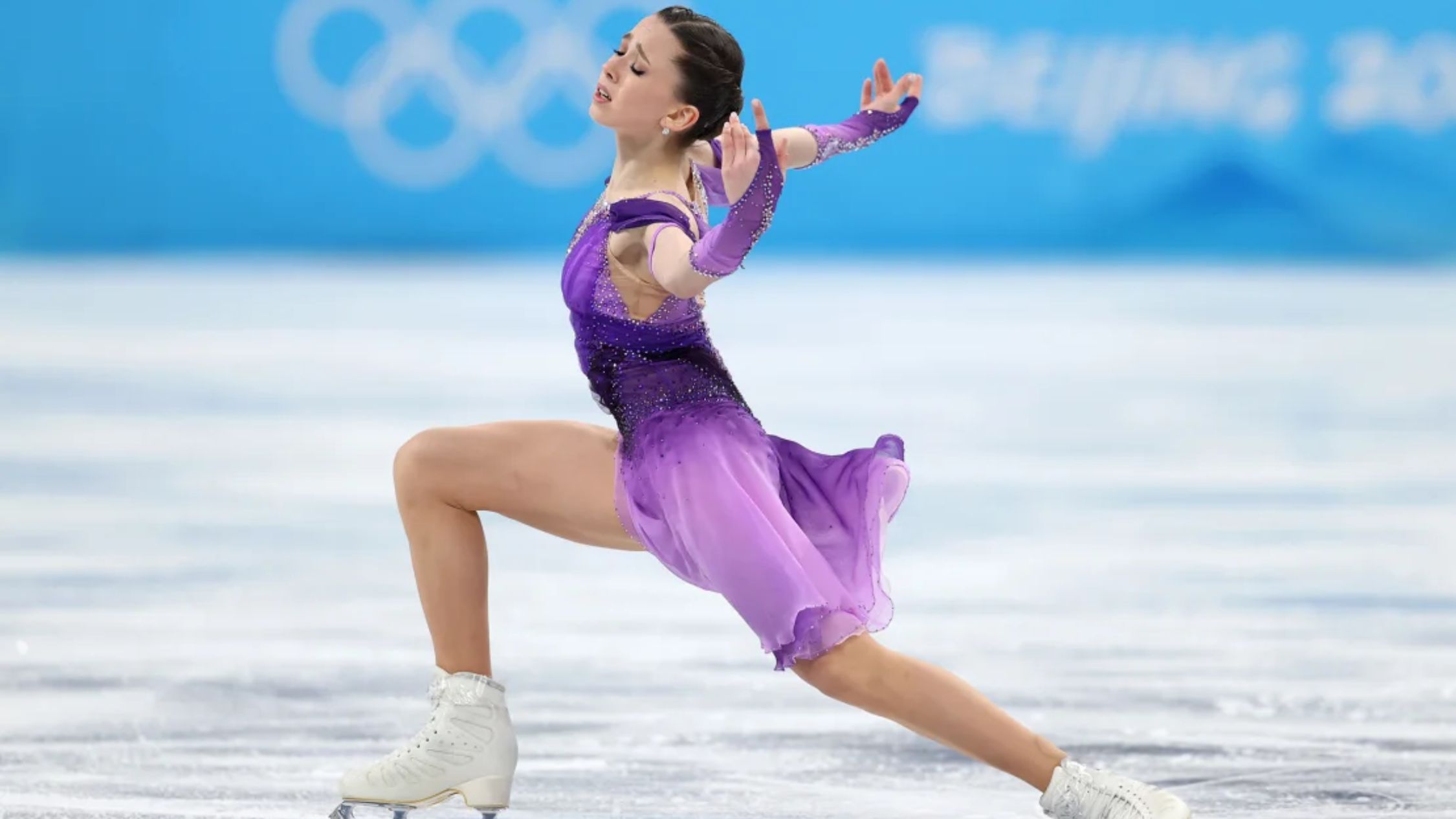 Valieva compite en los Juegos Olímpicos de Invierno de 2022 en Beijing. (Crédito: Catherine Ivill/Getty Images)