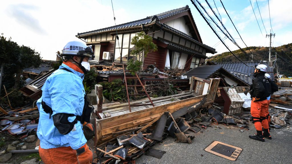 Kematian, gempa susulan, peringatan tsunami dan banyak lagi