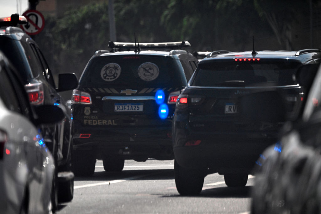 Policía De Brasil Allana La Casa De Carlos Bolsonaro, Hijo Del ...