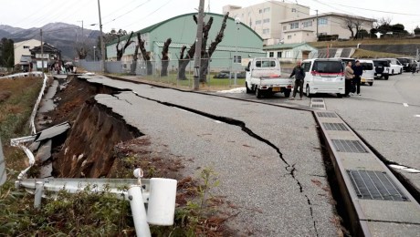 Sismo de magnitud  7,5 sacude el oeste de Japón.