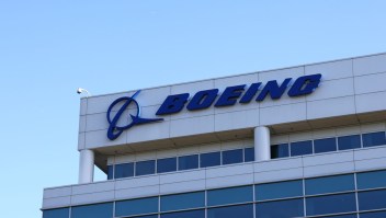 Un edificio propiedad de Boeing que era la sede de Commercial Airplanes se ve en Renton, Washington, EE.UU., 14 de mayo de 2021. (REUTERS/Karen Ducey)