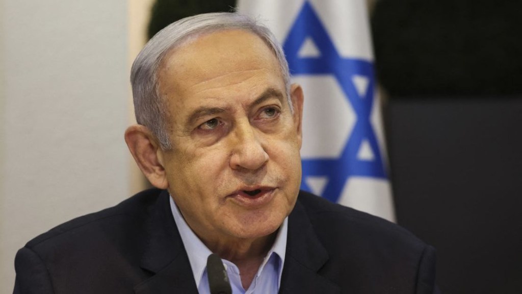 El primer ministro israelí, Benjamín Netanyahu, encabeza una reunión semanal del gabinete en el Ministerio de Defensa en Tel Aviv el 7 de enero. Ronen Zvulun/Pool/AFP/Getty Images.