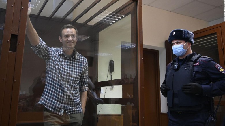 Alexey Navalny murió en la cárcel, dice el Kremlin