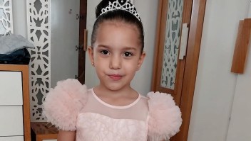 Una niña palestina pide ayuda tras el tiroteo contra su familia