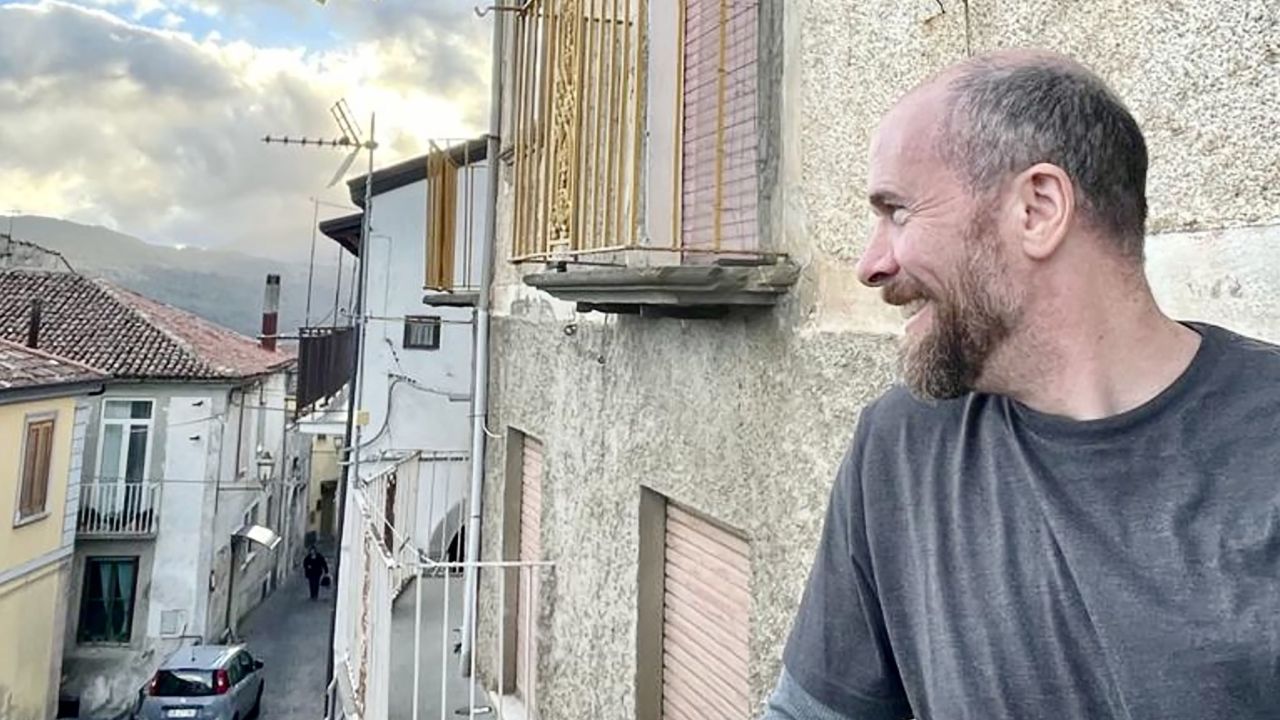Questo americano ha acquistato un appartamento in Italia e ha trovato “grandi sorprese”.