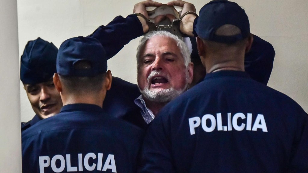 Exfiscal Olmos: No veo persecución contra expresidente Martinelli