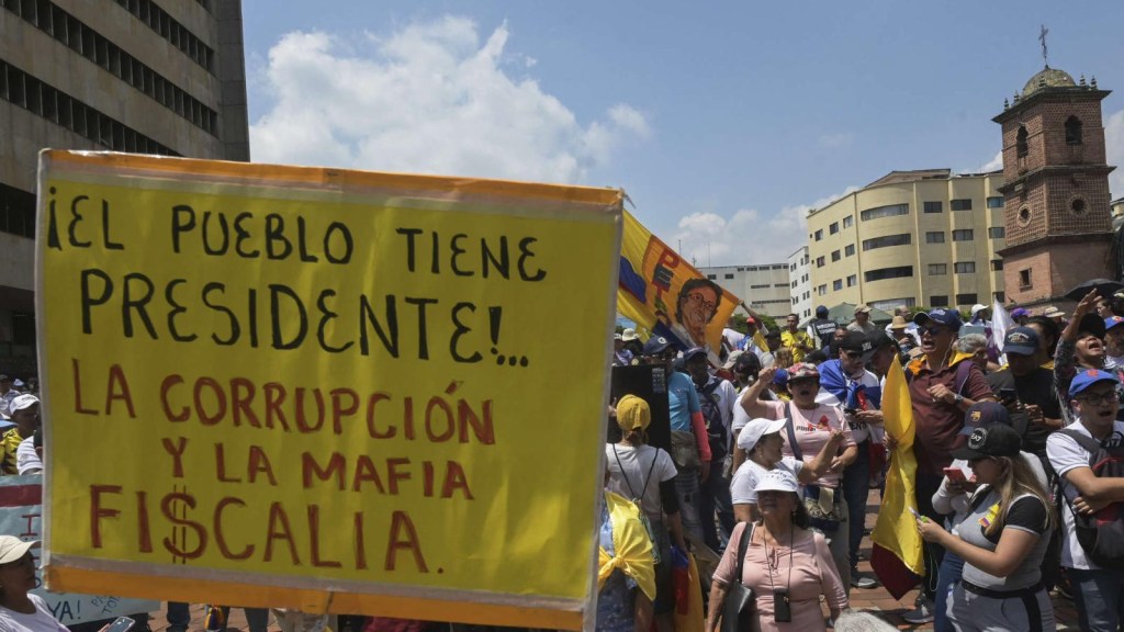 Senador De la Calle: Colombia no es tierra de golpes de Estado