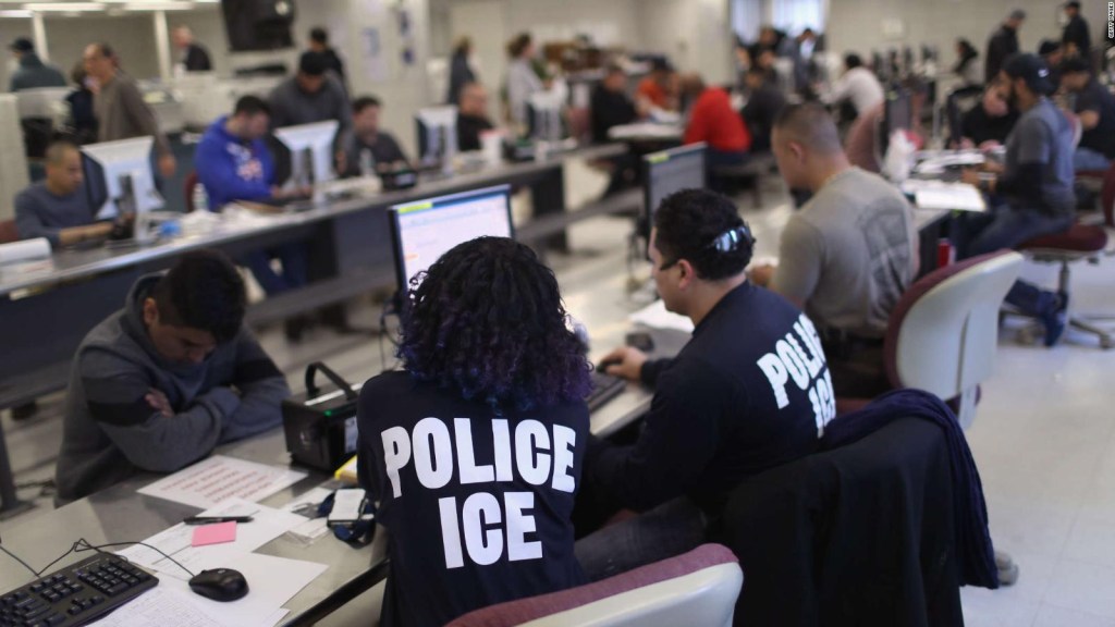 Por falta de presupuesto, ICE podría liberar migrantes