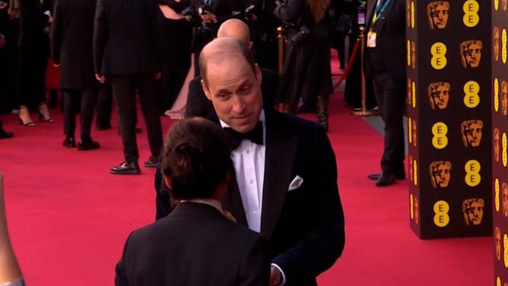 El príncipe William asiste solo a los premios BAFTA