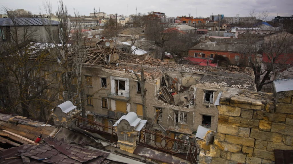 Jersón, la ciudad ucraniana asediada sin pausa