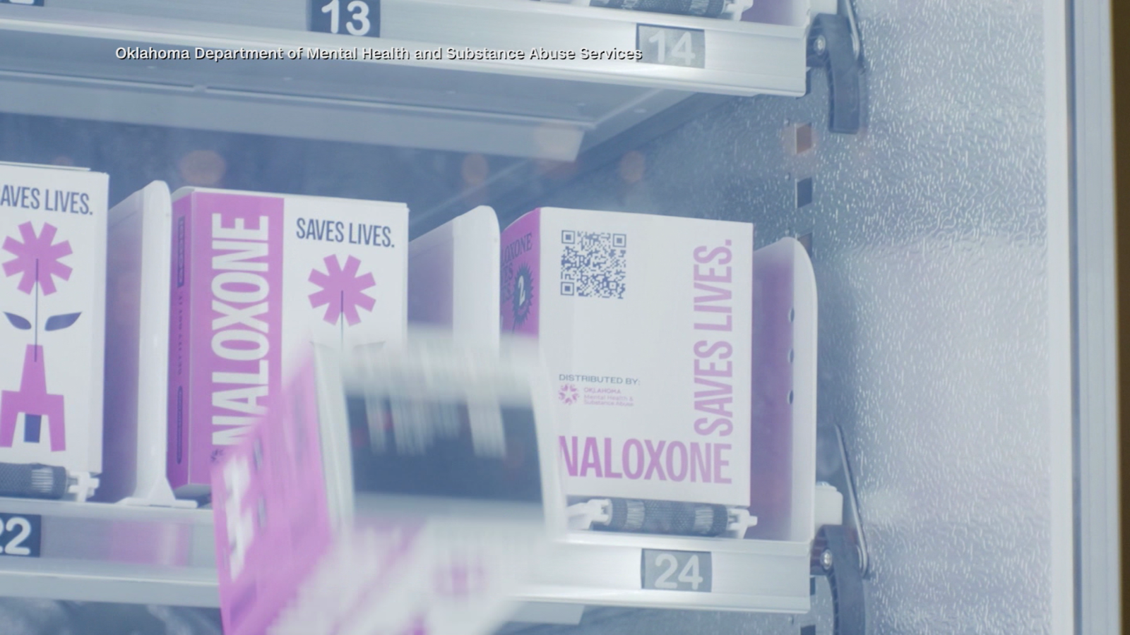 Distribuyen medicamentos en máquinas expendedoras para combatir la