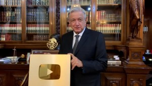 AMLO en 2019 agradecía a YouTube por reconocimiento, ahora los considera autoritarios