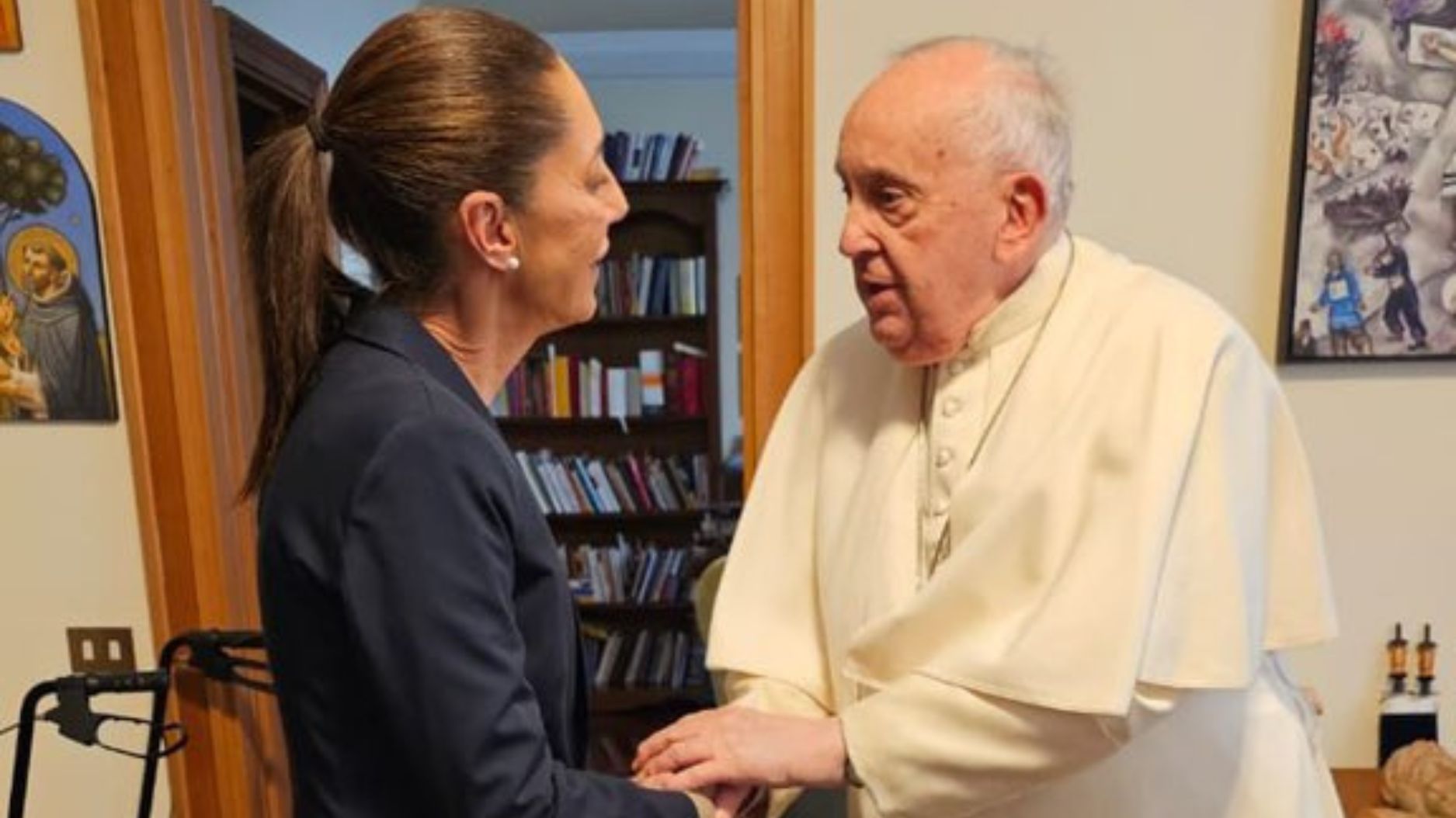 xóchitl gálvez y claudia sheinbaum, candidatas presidenciales de méxico, se reúnen en privado con el papa francisco