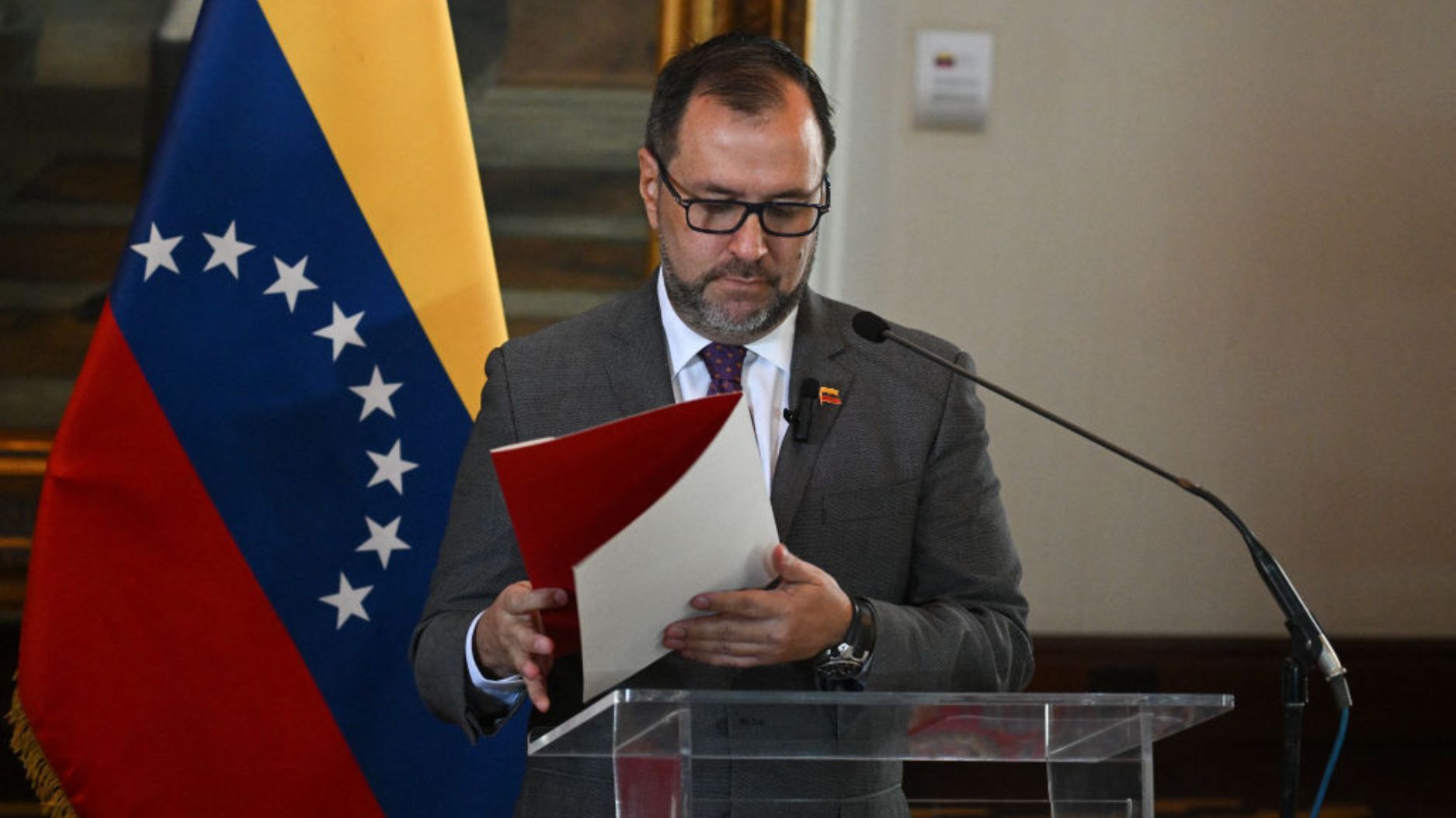 Los cancilleres de Colombia y Venezuela se reunirán este lunes tras
impasse bilateral por comentarios sobre elecciones