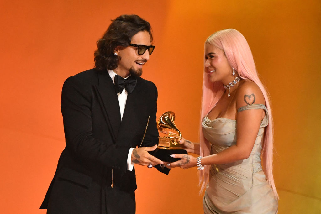 Maluma felicita a Karol G tras haber ganado su primer Grammy