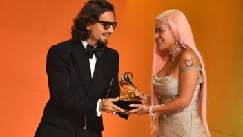 Maluma felicita a Karol G tras haber ganado su primer Grammy