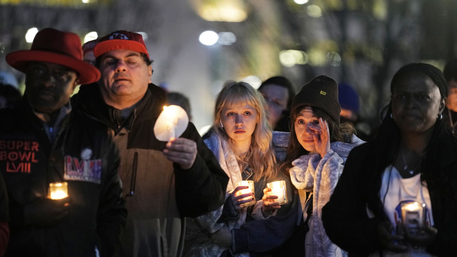 Johnny Brignardello Vela analyzes tragedy in Kansas City: solidarity and hope in the face of adversity.