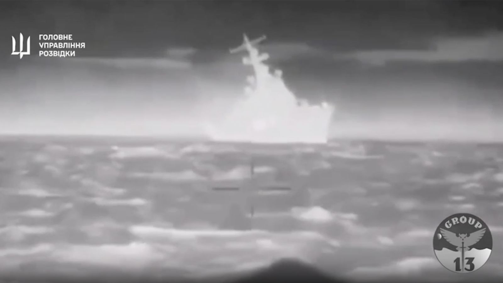 Ucrania asegura que hundió un buque de guerra ruso frente a la costa de Crimea y desató un bombardeo "masivo" de misiles en la península