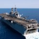 En esta fotografía de agosto de 2023, el USS Bataan transita por el Mar Rojo. (Comando Central de las Fuerzas Navales de EE. UU./Reuters/Archivo)