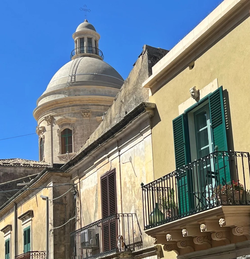 La pareja compró su casa de dos recámaras en Noto, Sicilia, por 90.000 euros (alrededor de US$ 97.000). (Crédito: Randy Allen)