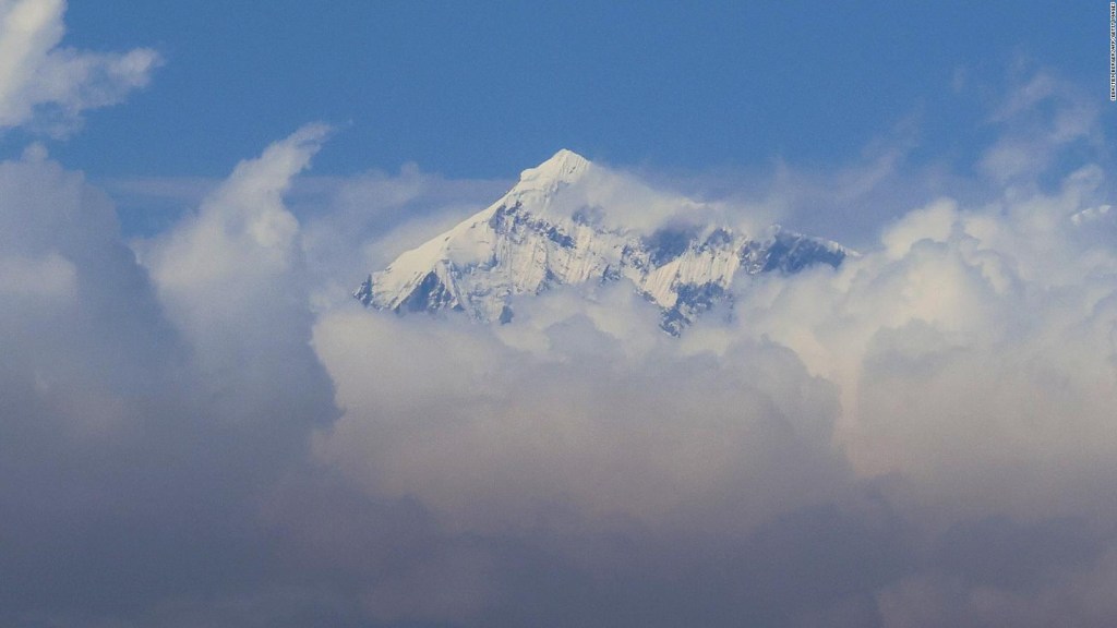 Everest: los excrementos se deberán cargar en bolsas