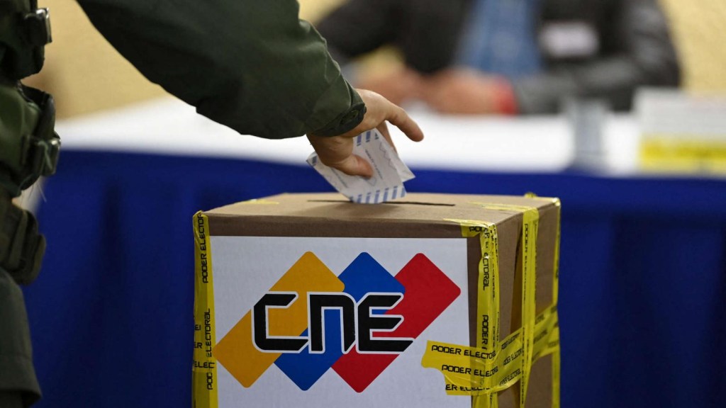 El reto para los venezolanos que buscan votar desde España