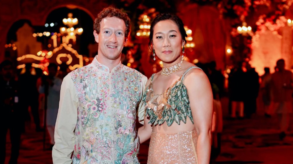Zuckerberg y Rihanna en la fiesta del heredero del hombre más rico de Asia