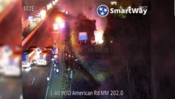 "No lo lograré": avioneta se estrella en una autopista interestatal en Tennessee