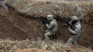 Ucrania lucha por mantener la línea ante el intenso fuego del avance ruso