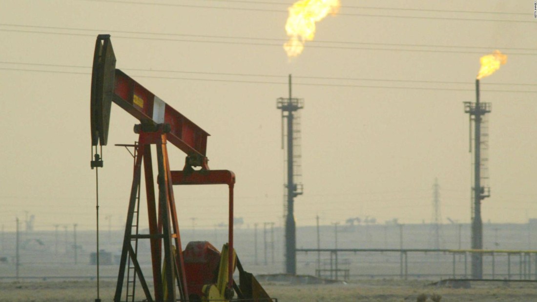 La OPEP+ extiende recorte de 2,2 millones de barriles