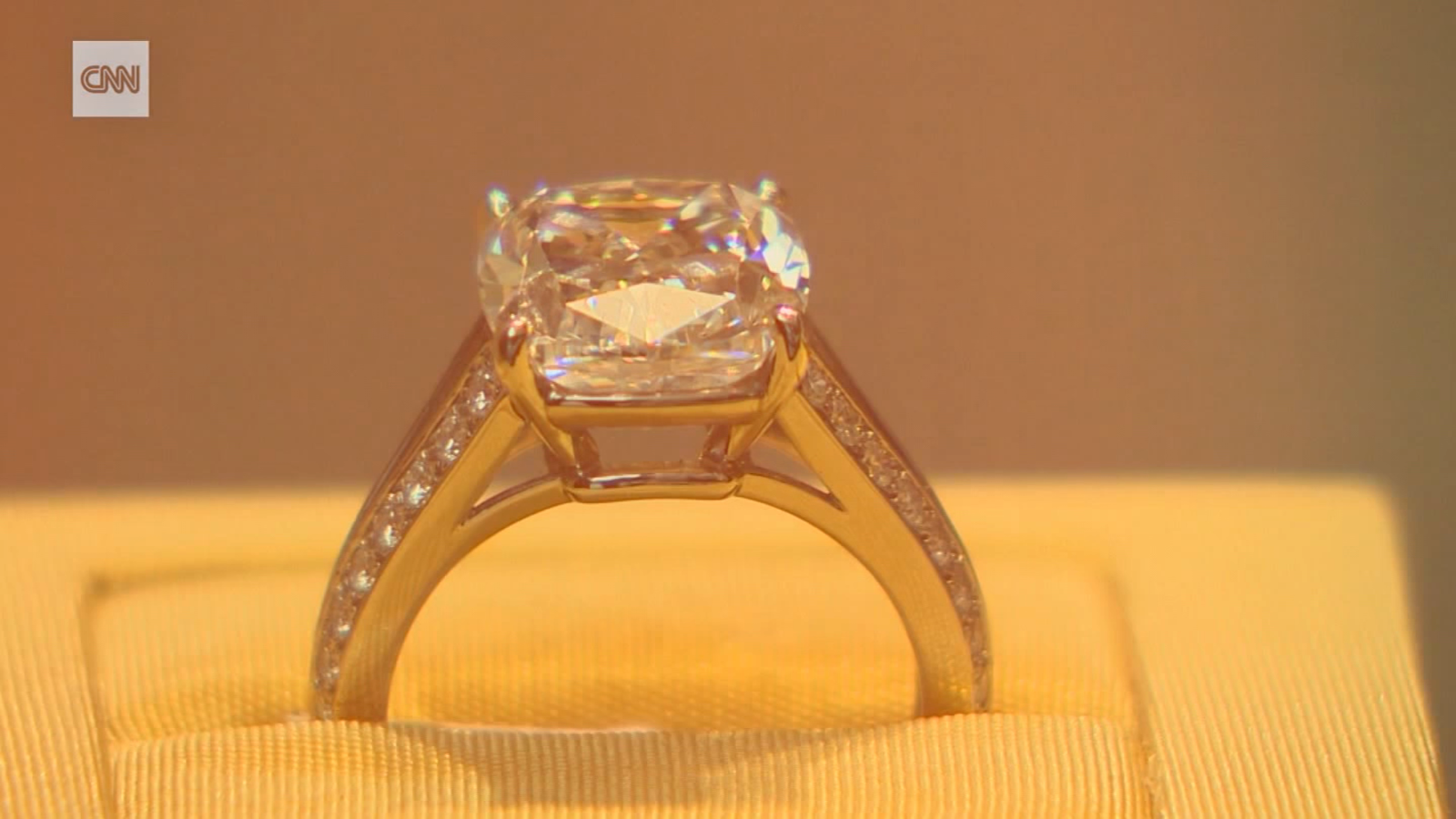 Emiratos Árabes Unidos planea producir diamantes en laboratorios