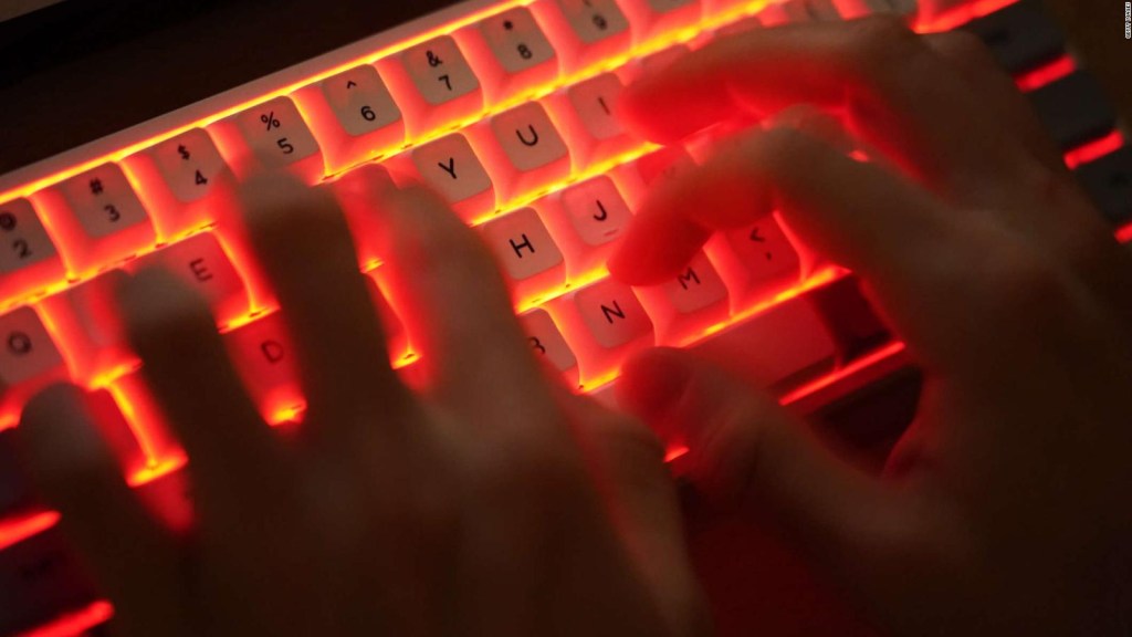 ¿Qué es la sextorsión? El cibercrimen aumenta rápidamente en EE.UU