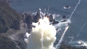 Video muestra el momento en el que un cohete espacial explota tras su lanzamiento
