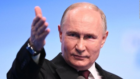 Putin ganó entre críticas y acusaciones