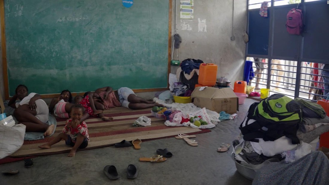 En medio de la violencia, niños de Haití buscan refugio