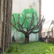 Así es la nueva obra de Banksy en Londres: un mural detrás de un árbol