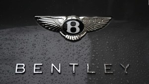 Caen ventas de los autos Bentley