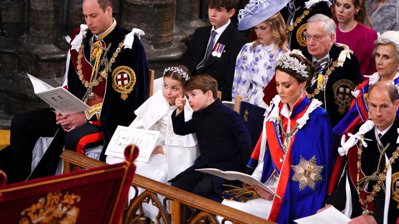 ¿Cómo cambiaría la dinámica de la familia real británica?